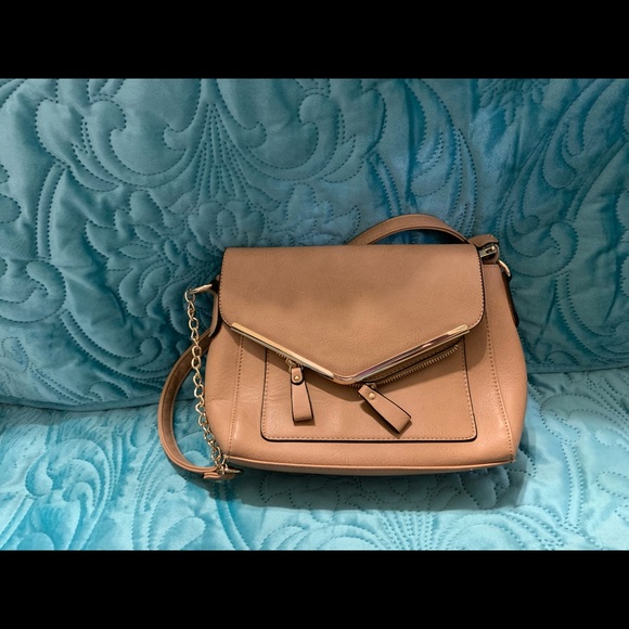I’m selling a beautiful tan purse - Picture 2 of 7